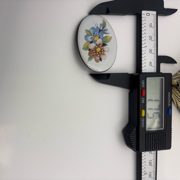 Vintage Floral Enamel Brooch and Earring Set | Mid-20th Century - Picture 6 of 7